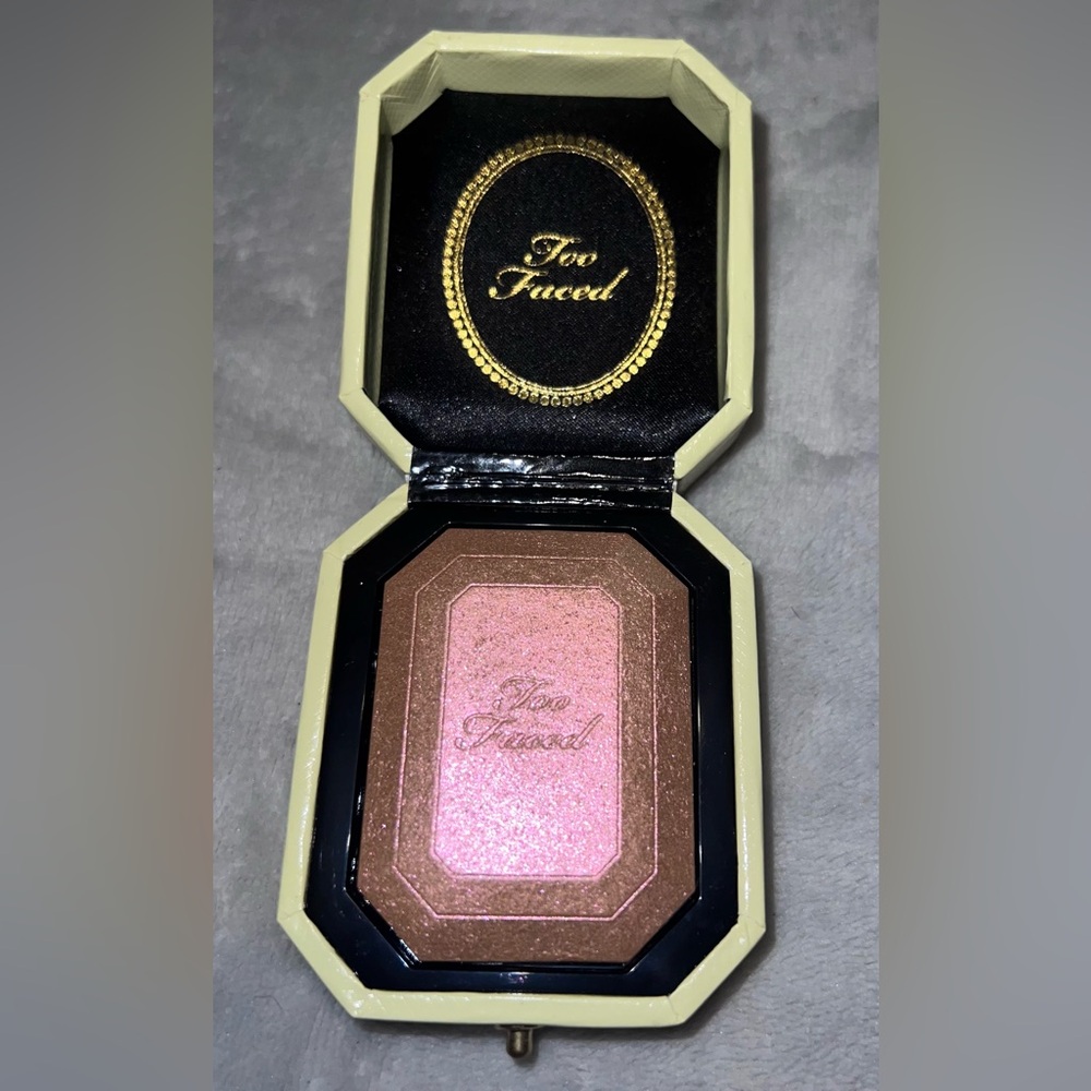 Too Faced Canary Diamond Highlighter